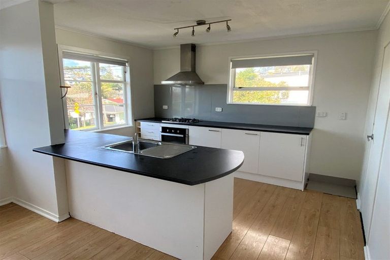 Photo of property in 33 Matipo Road, Mairangi Bay, Auckland, 0630