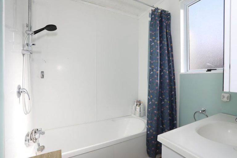 Photo of property in 25 Dahlstrom Grove, Kelvin Grove, Palmerston North, 4414