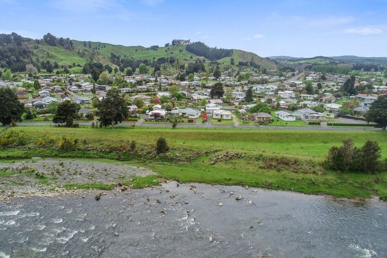 Photo of property in 18 Esplanade, Taumarunui, 3920