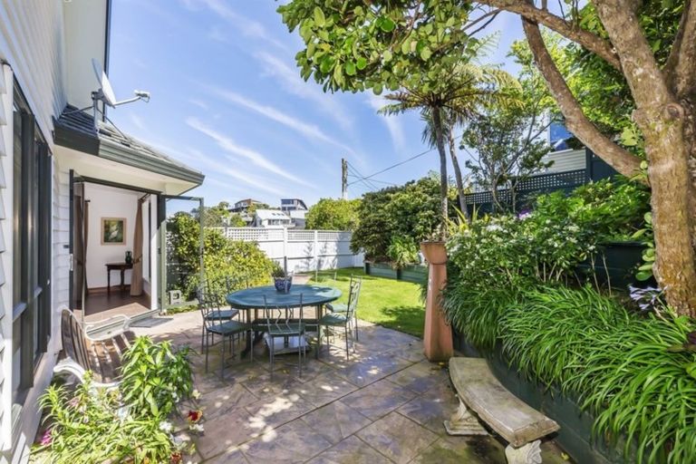 Photo of property in 15 Whitu Street, Khandallah, Wellington, 6035