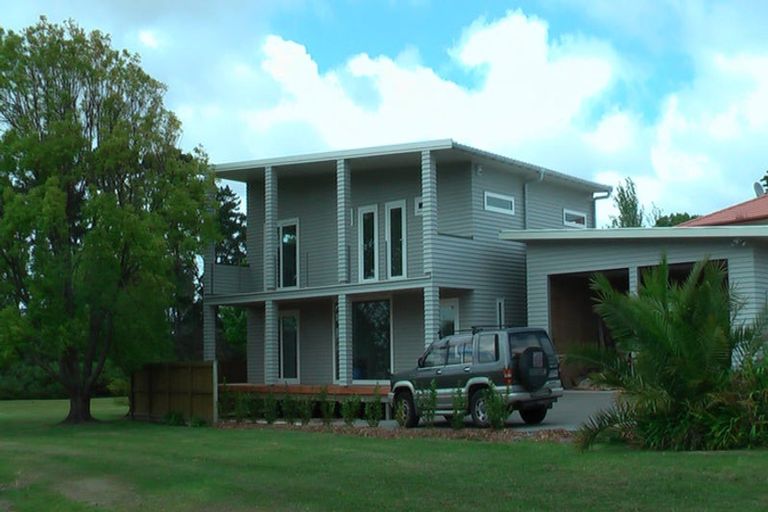 Photo of property in 109a Roberts Road, Te Atatu South, Auckland, 0610