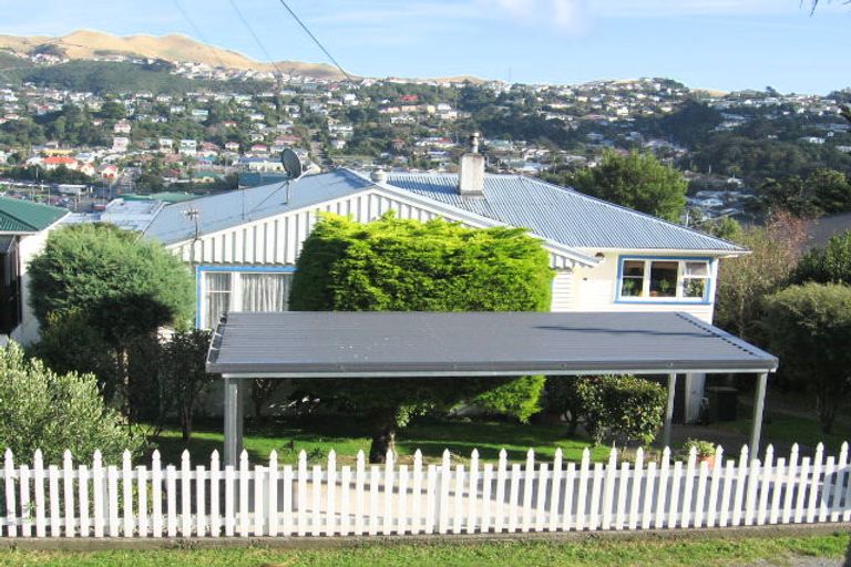Photo of property in 16 Chesterton Street, Johnsonville, Wellington, 6037