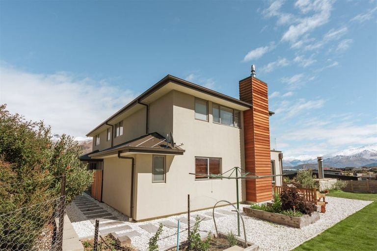 Photo of property in 9 Diamond Lane, Wanaka, 9305