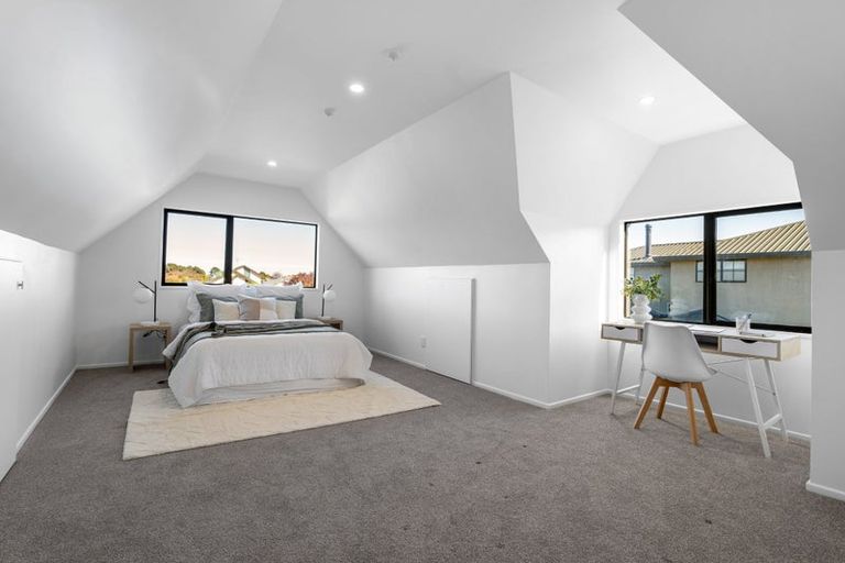 Photo of property in 11 Millcroft Place, Parklands, Christchurch, 8083