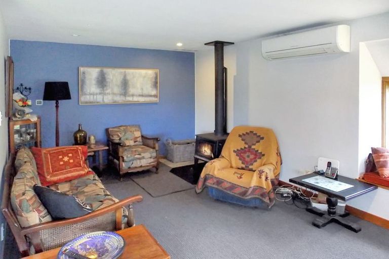 Photo of property in 32 Pioneer Highway, Awapuni, Palmerston North, 4412
