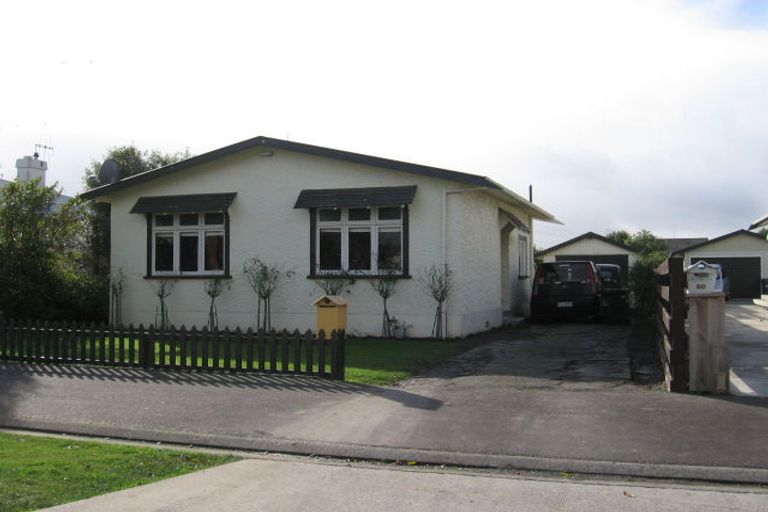 Photo of property in 60 Weston Avenue, Roslyn, Palmerston North, 4414
