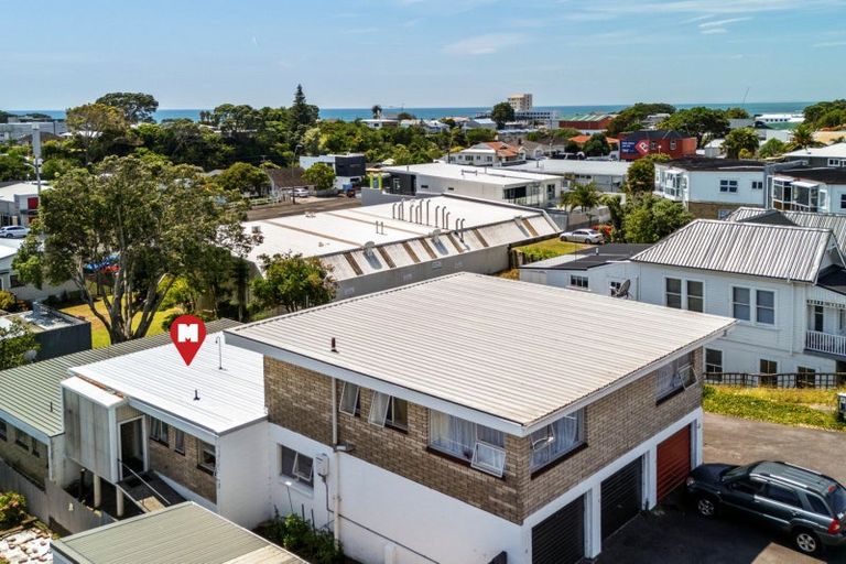 Photo of property in 2/194 Powderham Street, New Plymouth, 4310