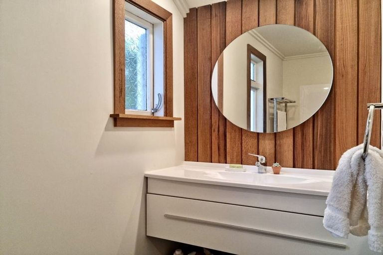 Photo of property in 26 Downe Street, New Plymouth, 4310