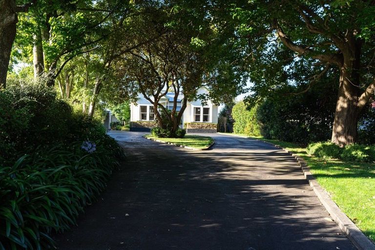Photo of property in 16 Bond Street, Marton, 4710
