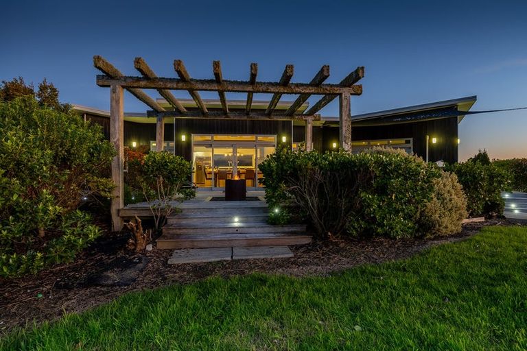 Photo of property in 141 Arapohue Road, Turiwiri, Dargaville, 0374