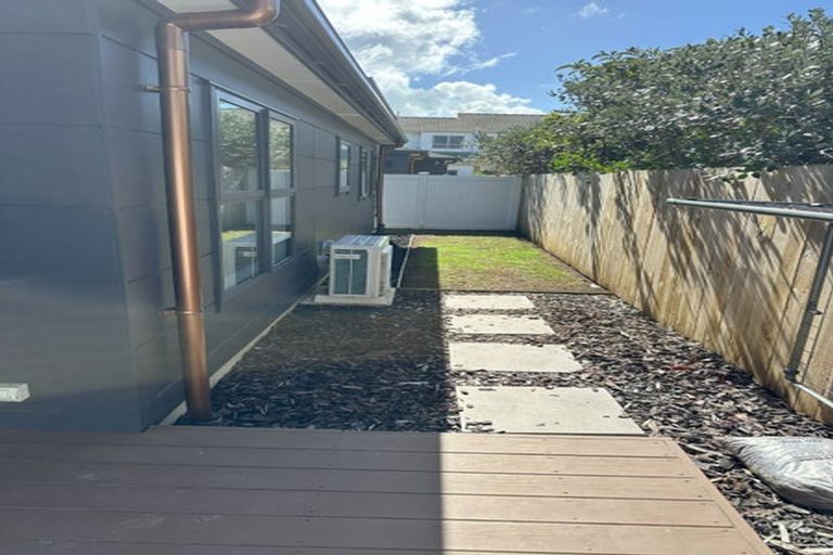 Photo of property in 216 Bucklands Road, Bucklands Beach, Auckland, 2012