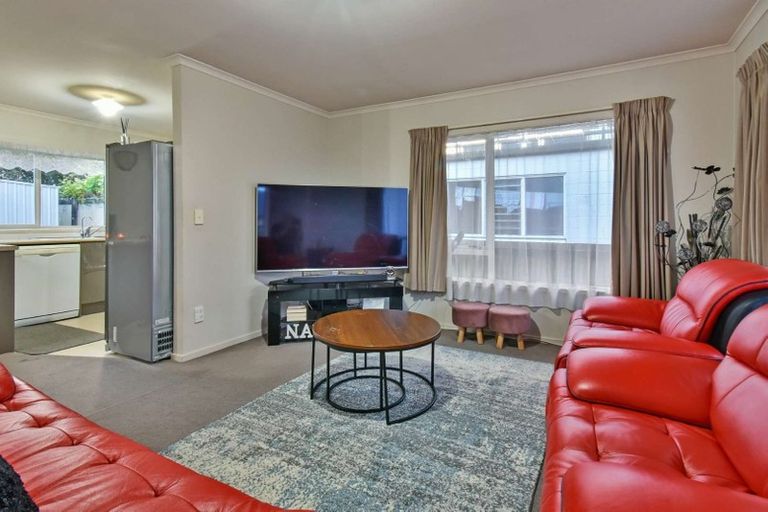 Photo of property in 70a Browns Road, Manurewa, Auckland, 2102