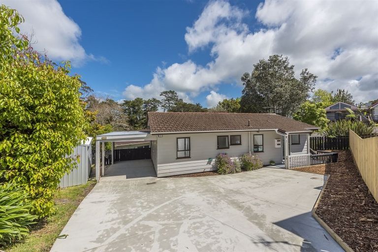 Photo of property in 23 Luckens Road, West Harbour, Auckland, 0618
