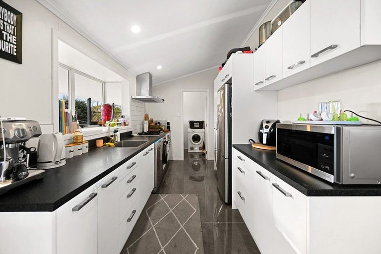 Photo of property in 28 Filmer Place, Melville, Hamilton, 3206