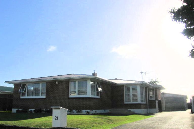 Photo of property in 21 Somerset Crescent, Highbury, Palmerston North, 4412
