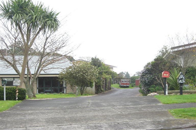 Photo of property in 10b Hickford Place, Okato, 4335