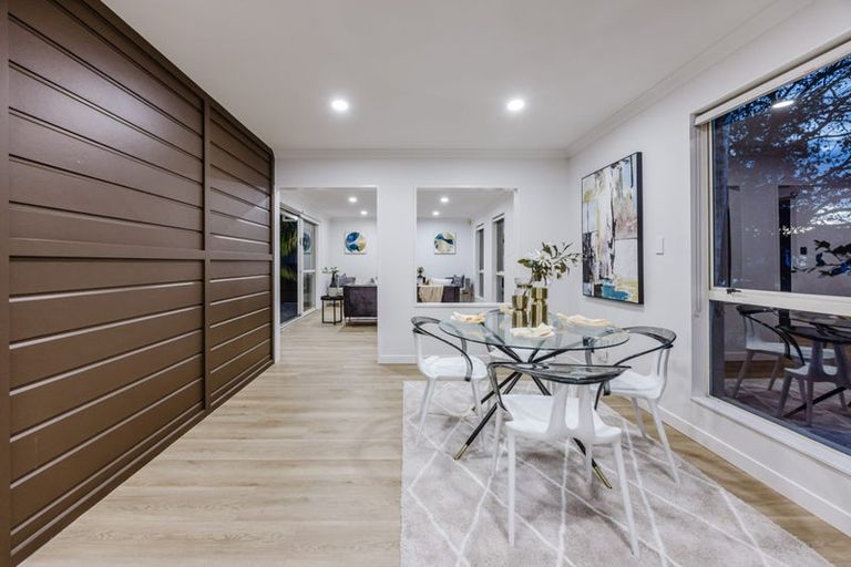 Photo of property in 60a Reelick Avenue, Pakuranga Heights, Auckland, 2010