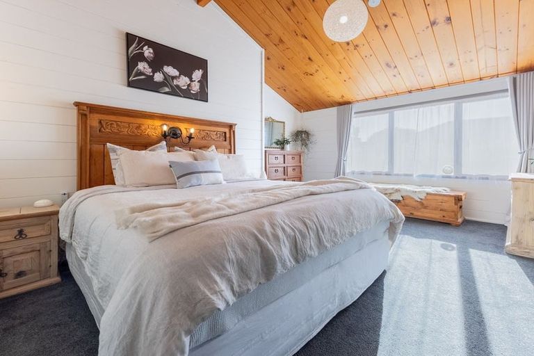 Photo of property in 20 Olive Terrace, Paraparaumu Beach, Paraparaumu, 5032