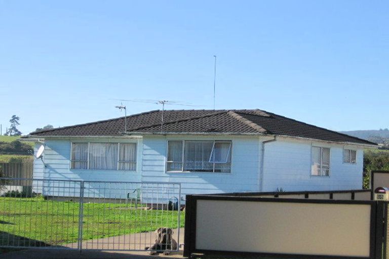 Photo of property in 27 Pukeroa Place, Papakura, 2110