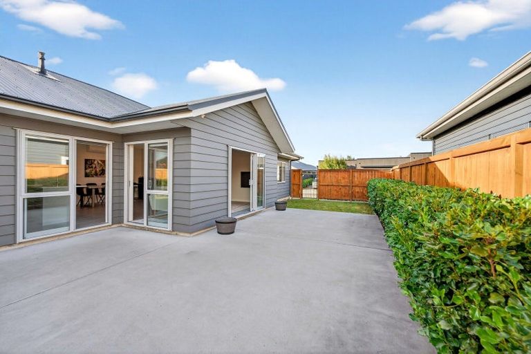 Photo of property in 3 Magnolia Lane, Kelvin Grove, Palmerston North, 4414