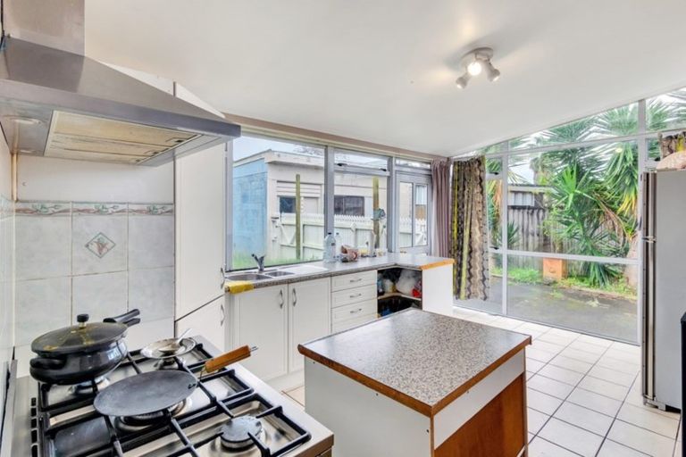 Photo of property in 144 Hepburn Road, Glendene, Auckland, 0602