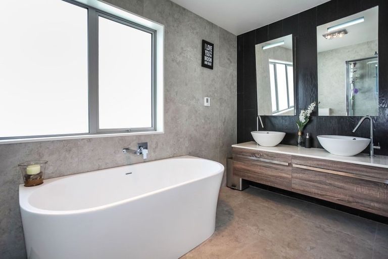 Photo of property in 293 Harbourside Drive, Karaka, Papakura, 2113