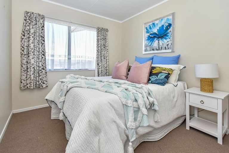 Photo of property in 225 Finlayson Avenue, Clendon Park, Auckland, 2103