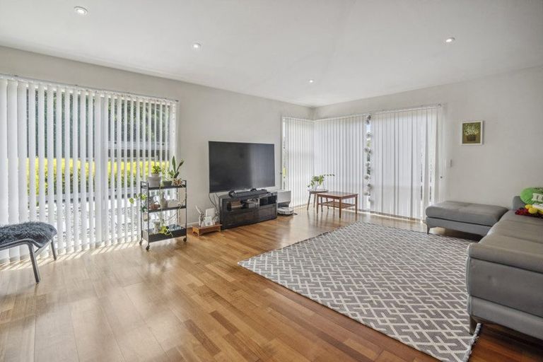 Photo of property in 42 Waverton Terrace, Churton Park, Wellington, 6037