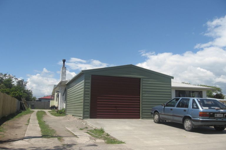 Photo of property in 14 Lee Street, Te Puke, 3119