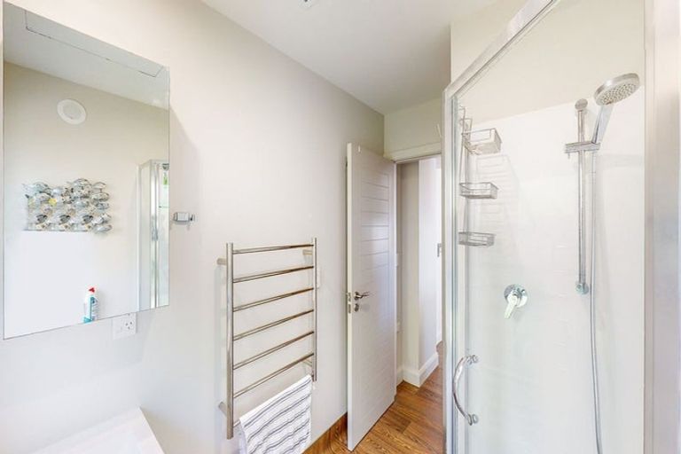 Photo of property in Fountain Court, 48u2 Oriental Parade, Oriental Bay, Wellington, 6011