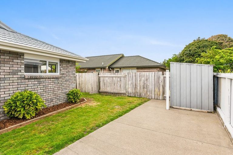 Photo of property in 24 Rangiatea Street, Paraparaumu Beach, Paraparaumu, 5032