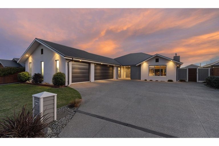 Photo of property in 12 Coachmans Road, Prebbleton, 7604