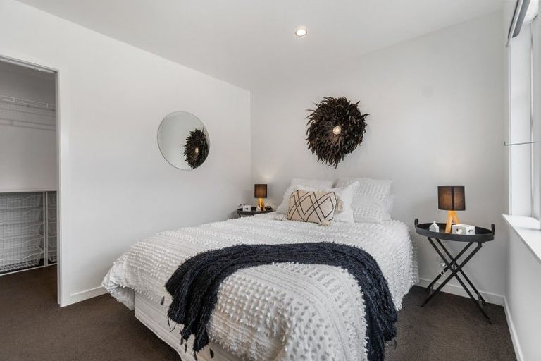 Photo of property in 16a Fairfax Avenue, Northcote, Auckland, 0627