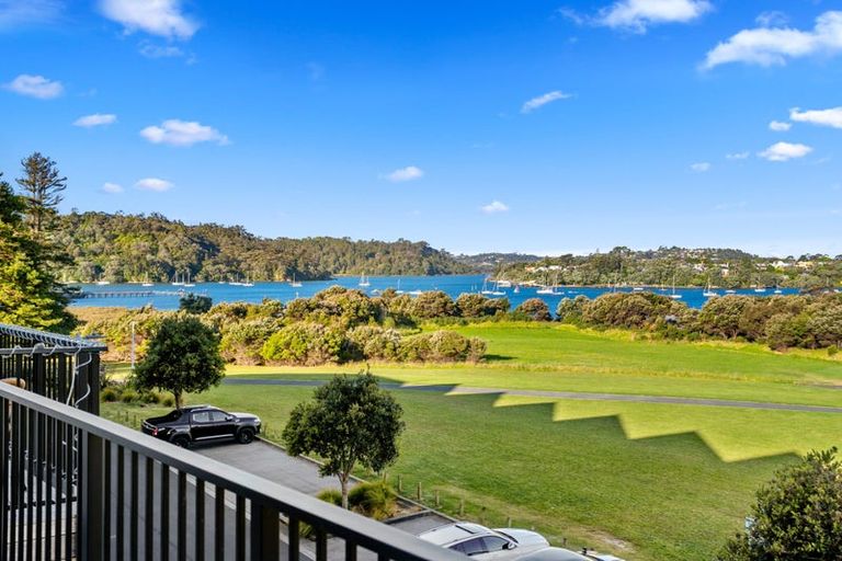 Photo of property in 22 Catalina Drive, Hobsonville, Auckland, 0616