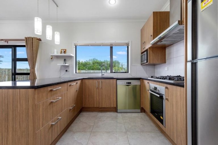 Photo of property in 214 Saint James Drive, Huntington, Hamilton, 3210