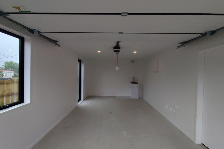 Photo of property in 76 Mcleod Road, Te Atatu South, Auckland, 0610