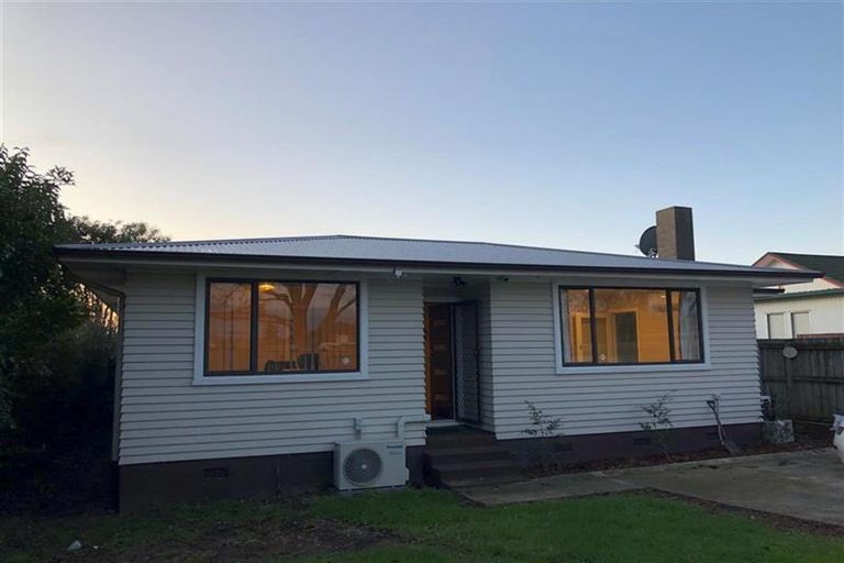 Photo of property in 32 Freyberg Avenue, Papatoetoe, Auckland, 2104