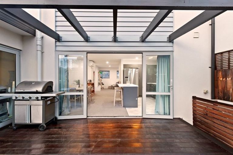 Photo of property in 3/220 Salisbury Street, Christchurch Central, Christchurch, 8013