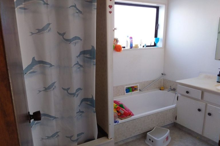 Photo of property in 16 Berwick Place, Mount Maunganui, 3116