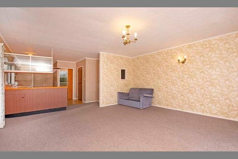 Photo of property in 28 Oliver Twist Avenue, Mellons Bay, Auckland, 2014