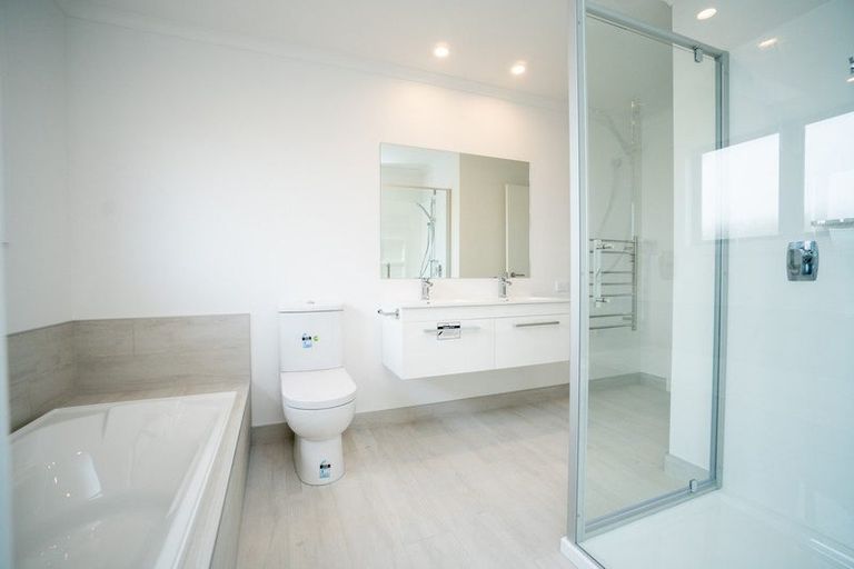 Photo of property in 8 Roberts Line, Kelvin Grove, Palmerston North, 4414