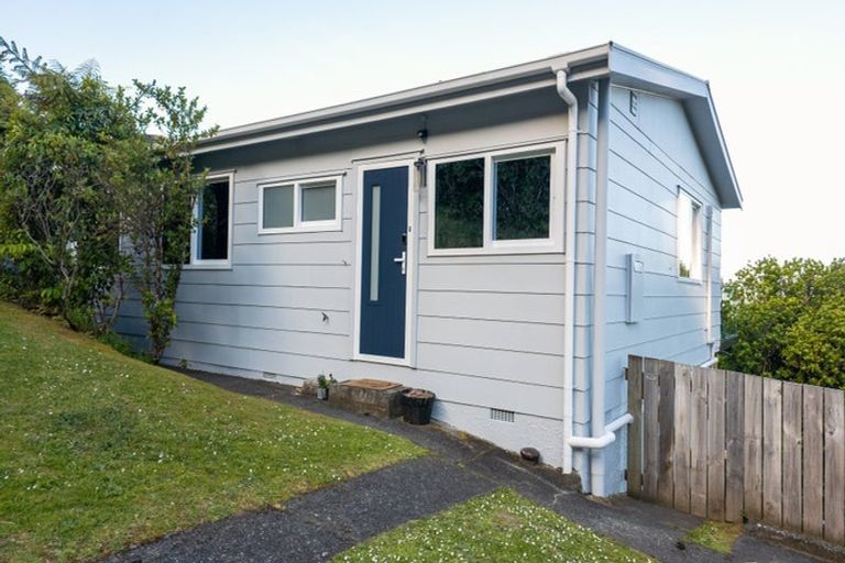 Photo of property in 18a Downing Street, Crofton Downs, Wellington, 6035