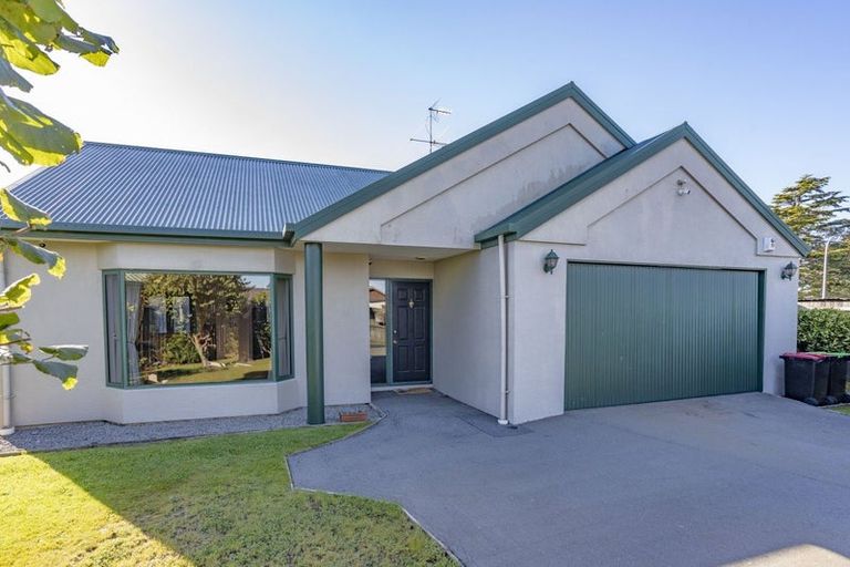 Photo of property in 4 Gibbs Drive, Woodend, 7610