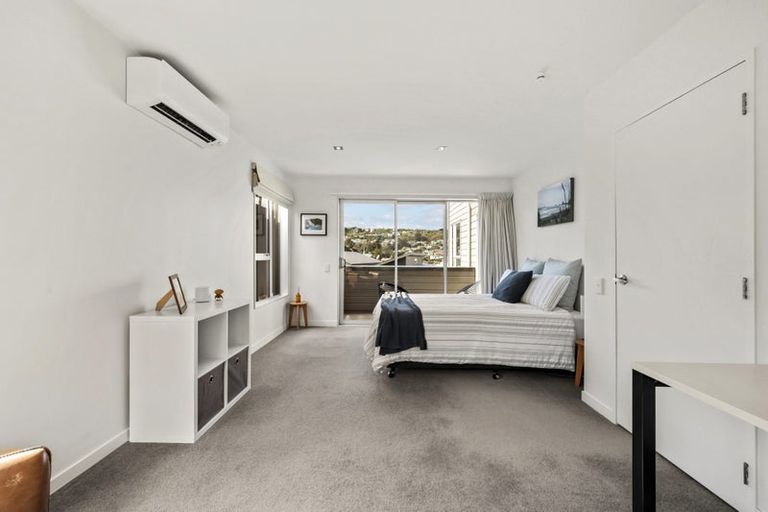 Photo of property in 1/3 Severn Street, Island Bay, Wellington, 6023