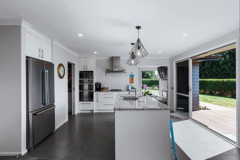 Photo of property in 90 Dalmore Way, Acacia Bay, Taupo, 3385