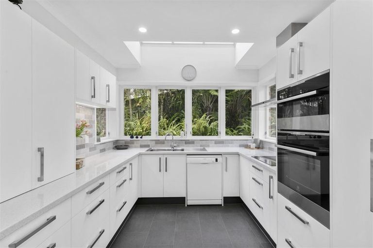 Photo of property in 88 Norton Park Grove, Waterloo, Lower Hutt, 5011