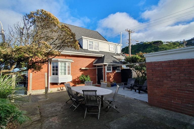 Photo of property in 132 Lyall Parade, Lyall Bay, Wellington, 6022