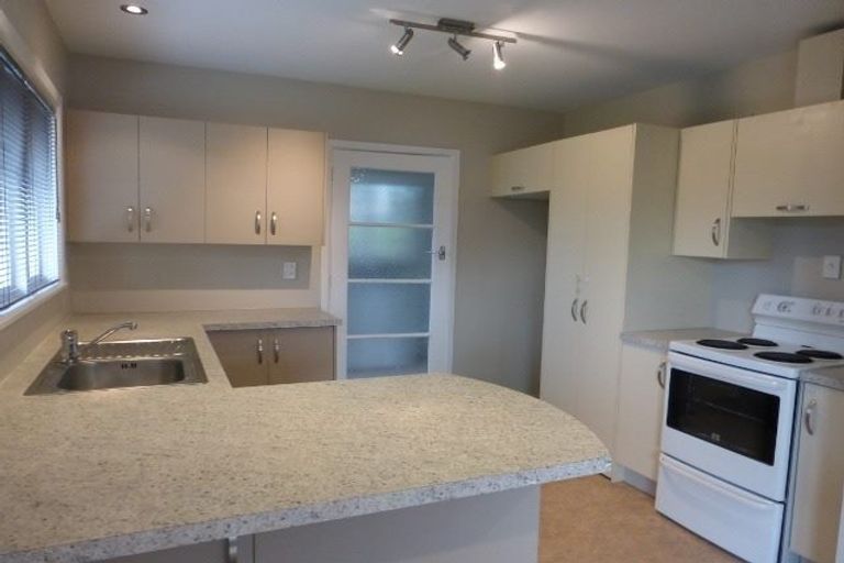 Photo of property in 4 Croziers Road, St Albans, Christchurch, 8052