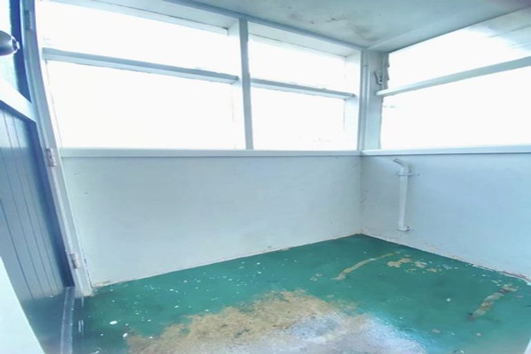 Photo of property in 2/3202 Great North Road, New Lynn, Auckland, 0600