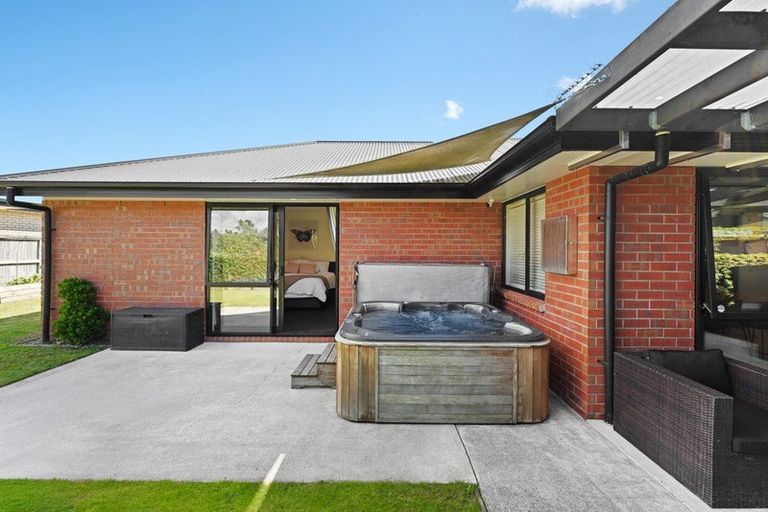 Photo of property in 253 Dixon Road, Fitzroy, Hamilton, 3206